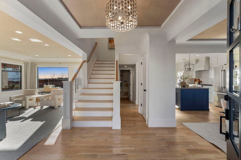 Upstaging Seattle — 3017 10th Ave W