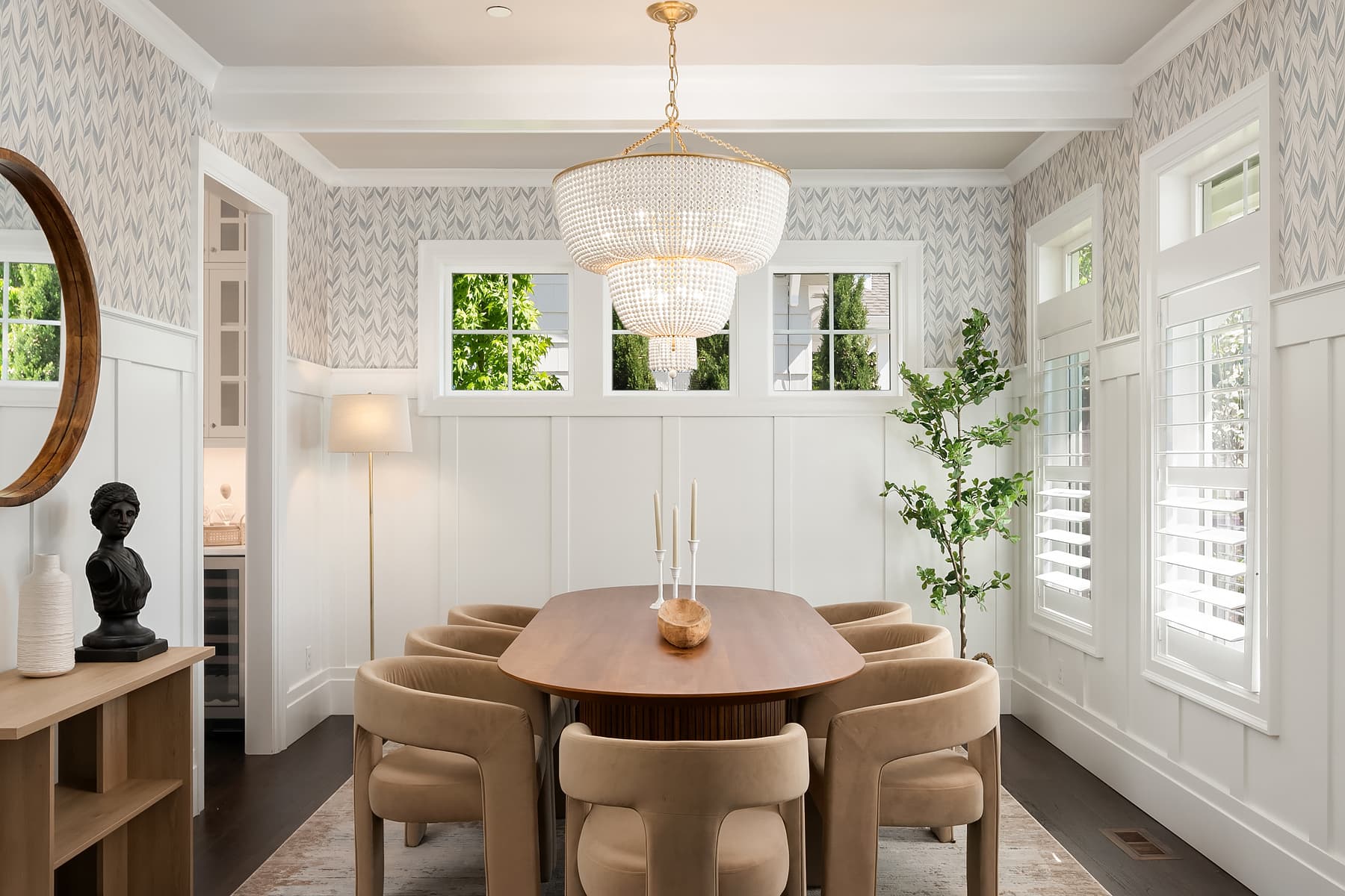 Upstaging Seattle — 656 16th Ave W, Kirkland, WA 98033